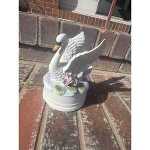 Vintage Swan Decorative Musical Box Made In Taiwan Plays Music Works Swan Lake